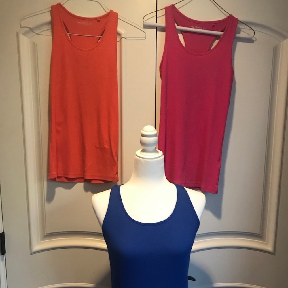Bargain steal, 3 Ribbed Racer Back Tanks
